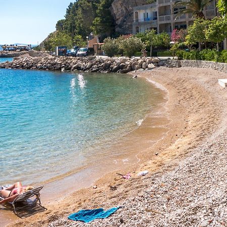 Apartments And Rooms By The Sea Brela, Makarska - 13118 Exterior photo