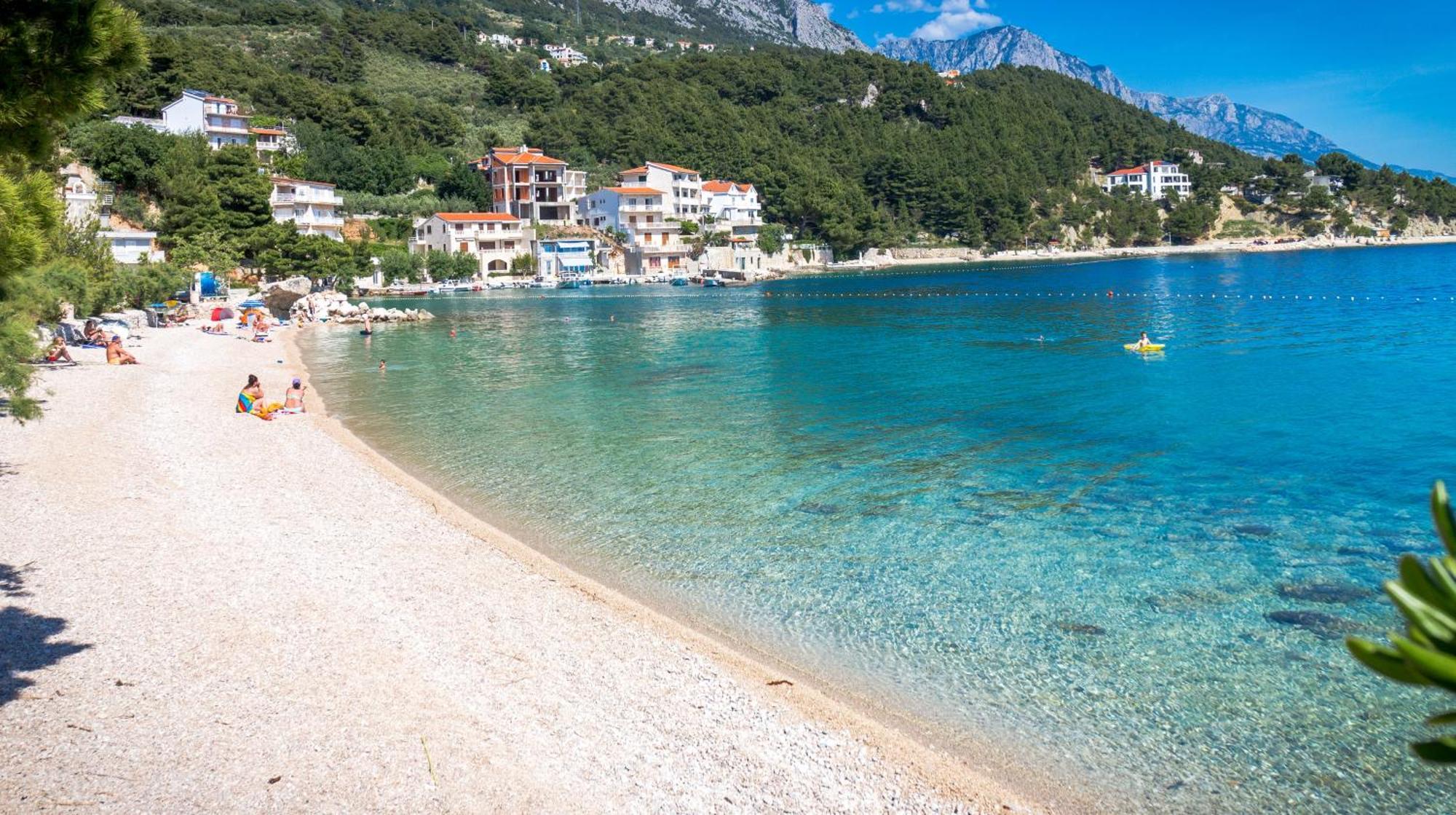 Apartments And Rooms By The Sea Brela, Makarska - 13118 Exterior photo